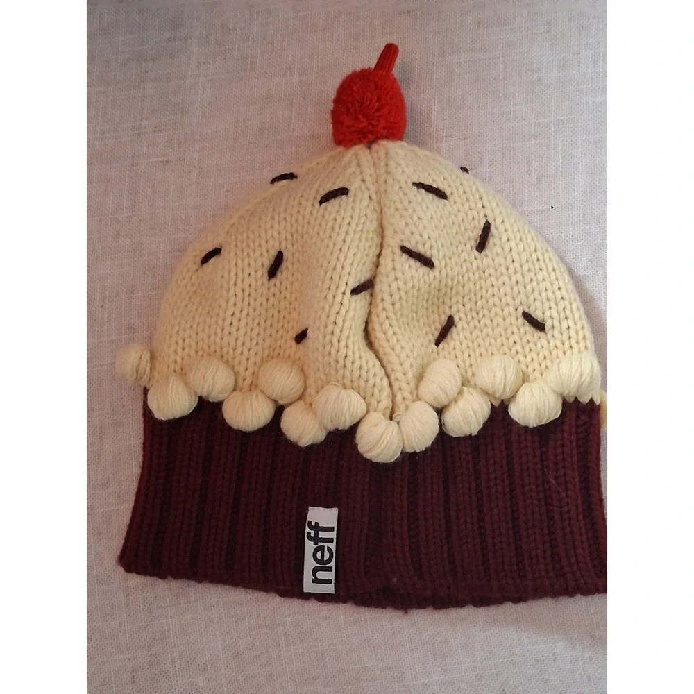 Neff Cupcake‎ Beanie Kids Knit Winter Hat Brown Cream Red Cherry Pom Pom